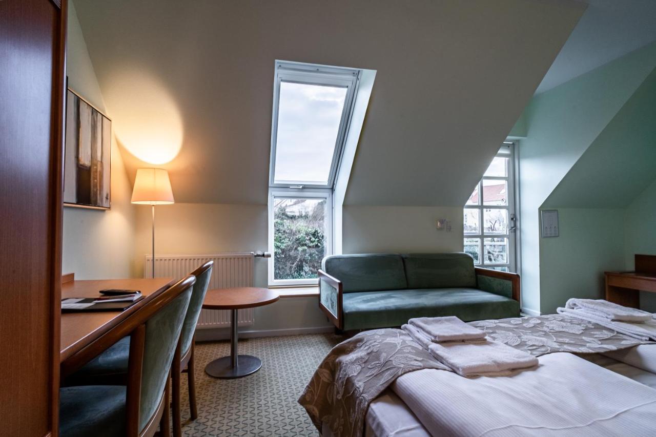 Hotel Allinge Extérieur photo