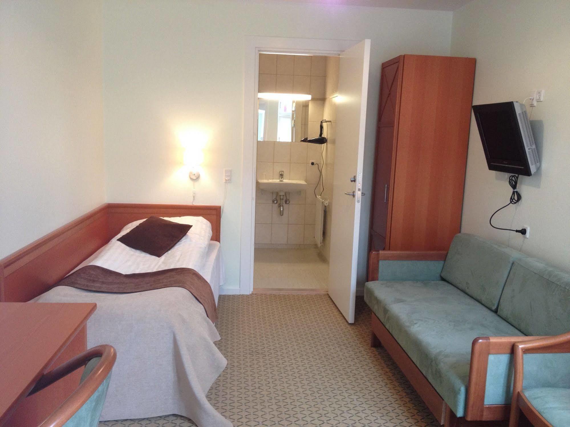 Hotel Allinge Extérieur photo