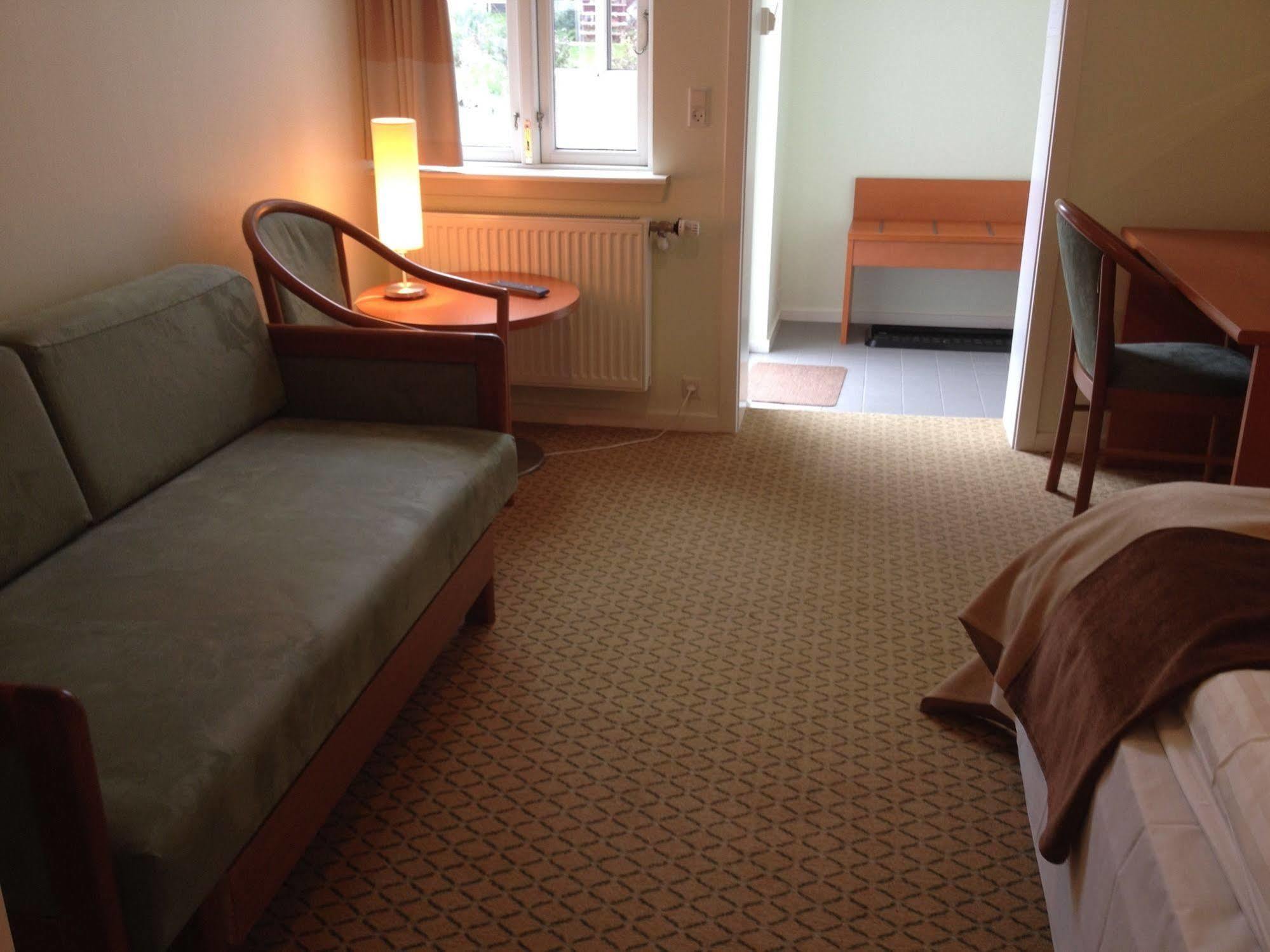 Hotel Allinge Extérieur photo